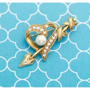 Vintage Heartstruck Gold Tone Brooch - R29